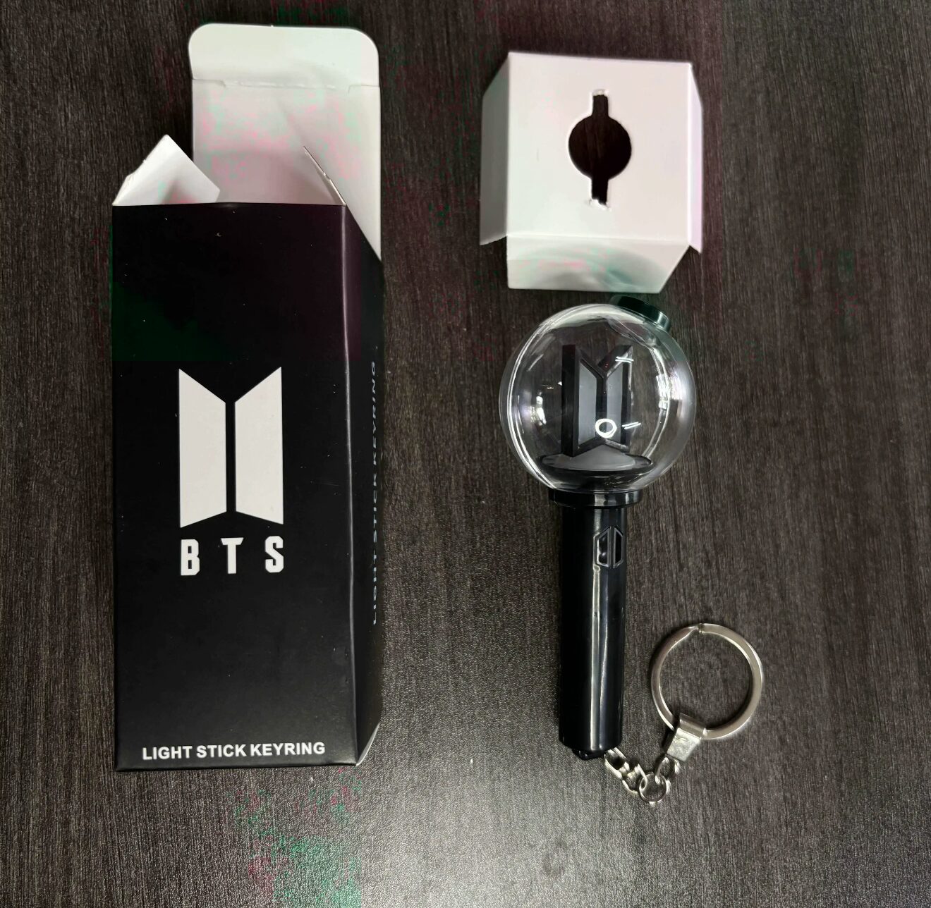 LLAVERO ARMY BOMB LIGHTSTICK BTS V4 - Imagen 3