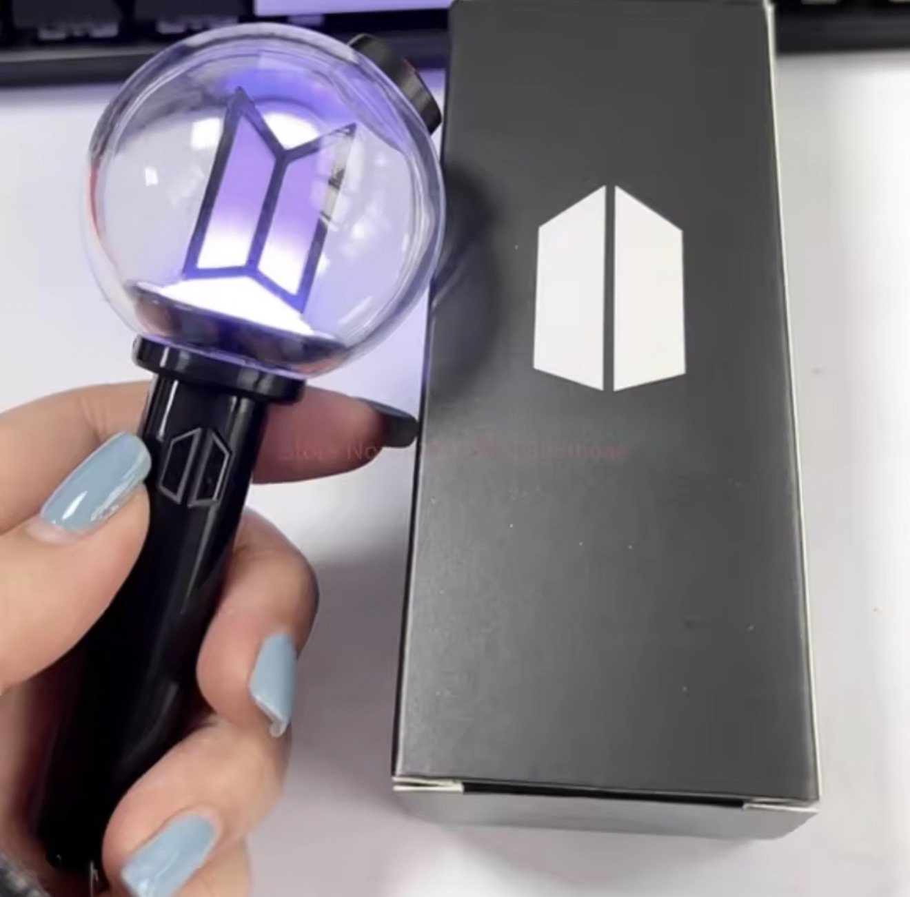 LLAVERO ARMY BOMB LIGHTSTICK BTS V4